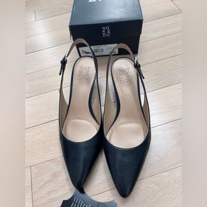 Naturalizer black leather shoes with a kitten heel. Size 8.5